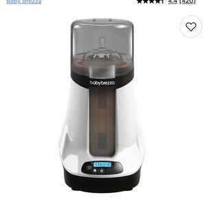 Baby Brezza Formula Pro Advanced in White and Black